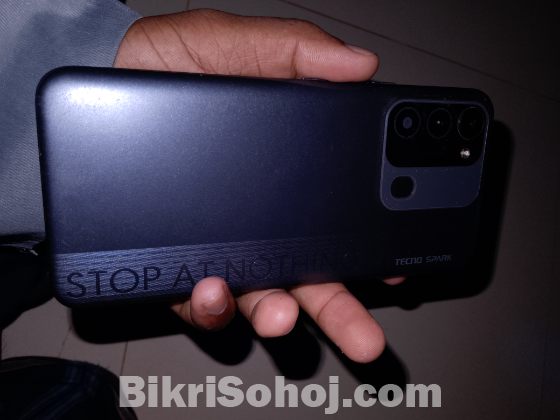 Tecno Spark 8c